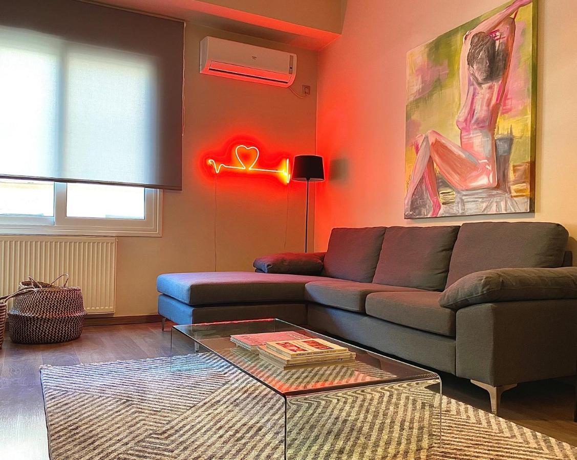 Ultimate Downtown Athens Escape Apartment ภายนอก รูปภาพ