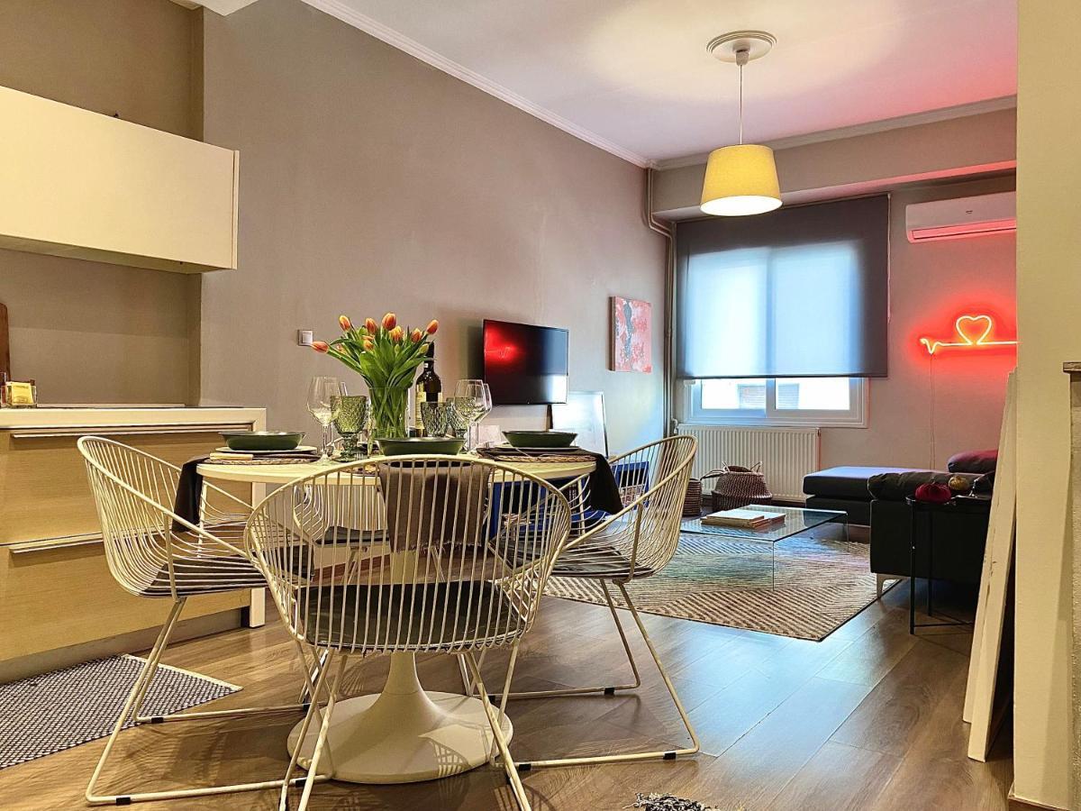 Ultimate Downtown Athens Escape Apartment ภายนอก รูปภาพ