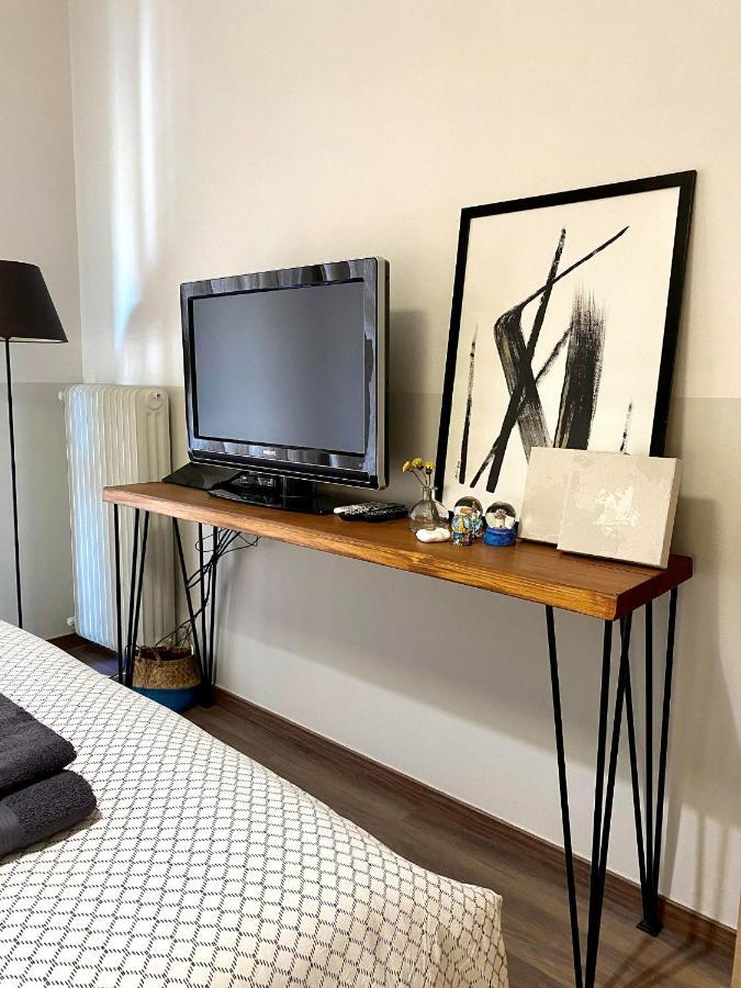 Ultimate Downtown Athens Escape Apartment ภายนอก รูปภาพ