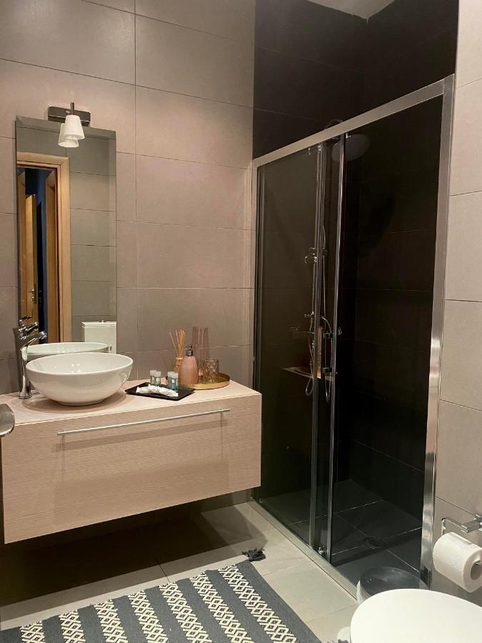 Ultimate Downtown Athens Escape Apartment ภายนอก รูปภาพ